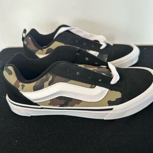 Camo black and green. Vans/skool Y 7